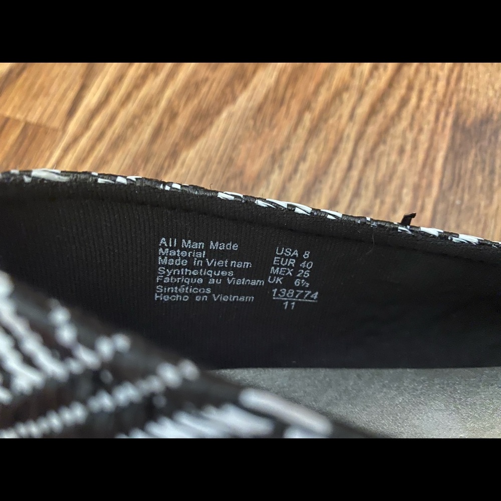 Aztec Print Flats - Picture 3 of 3